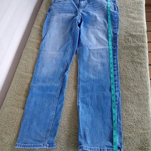 WHBM Slim Jeans Women Size 4 Medium Wash high rise - Picture 8 of 12